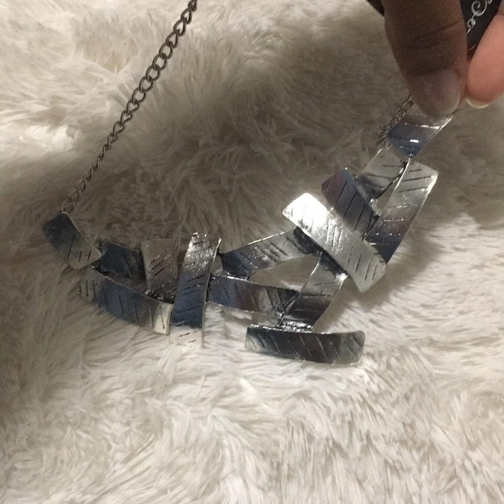 Necklace - Picture 2 of 5
